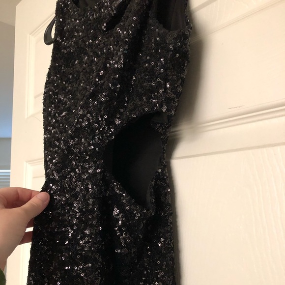 Strapless black sequin mini dress - Picture 3 of 6